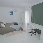 Charming Private In An A1 Penha - דירה *