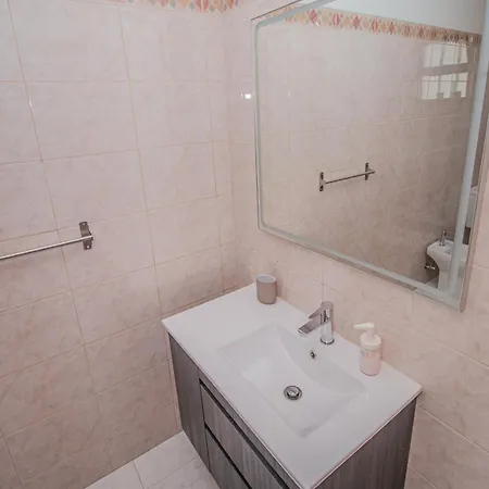 Charming Private In An A1 Penha - * Faro